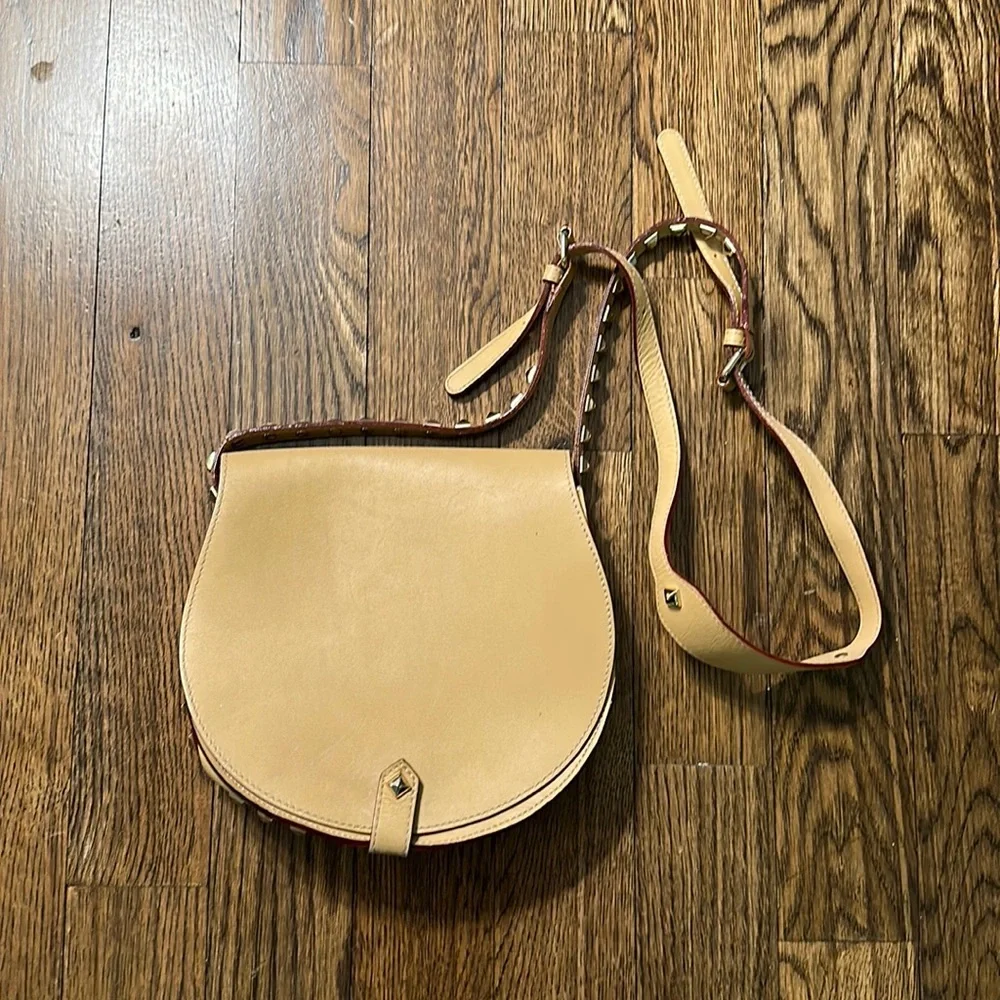 🎉HP🎉 Rebecca Minkoff Skylar Saddle Bag Tan with Gold Hardware Genuine Leather - Picture 2 of 11